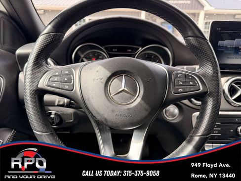 Used 2020 Mercedes-Benz GLA 250 4MATIC image 16