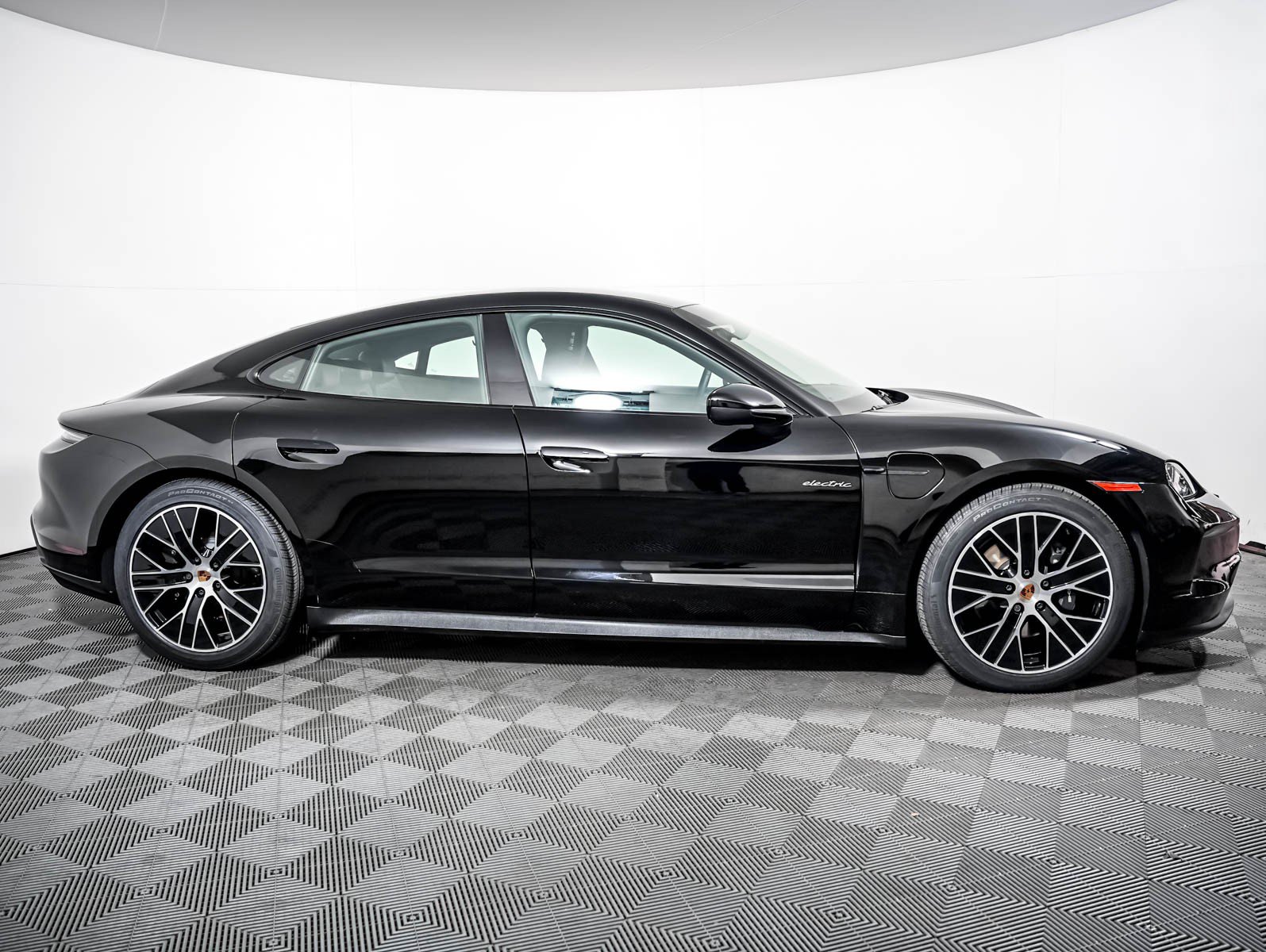 Certified 2025 Porsche Taycan RWD image 8