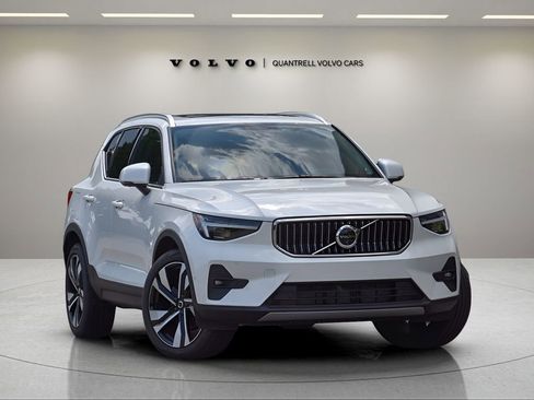Certified 2025 Volvo XC40 B5 Ultra w/ Protection Package Premier image 1