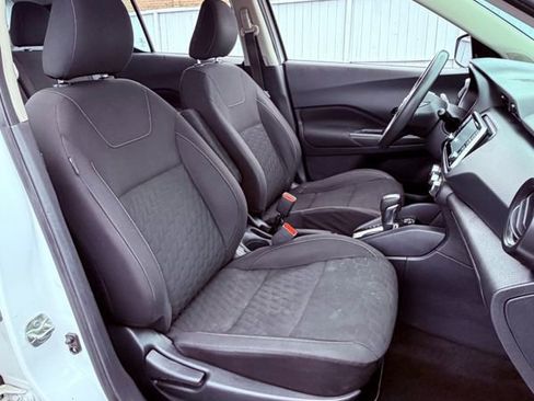 Used 2021 Nissan Kicks S image 19