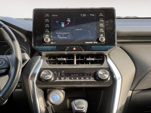 Used 2021 Toyota Venza XLE image 14