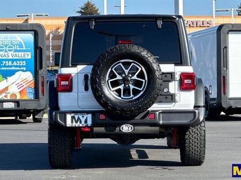Used 2025 Jeep Wrangler Rubicon image 5