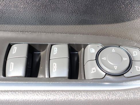 Used 2025 GMC Sierra 1500 SLT image 45