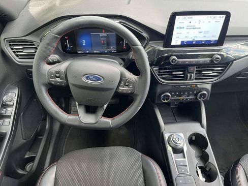 Used 2025 Ford Escape ST-Line w/ Cold Weather Package AWD/4WD image 2