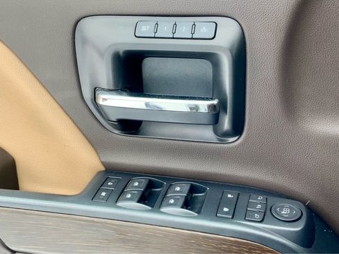 Used 2018 GMC Sierra 1500 Denali image 44