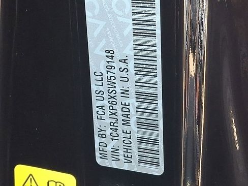 Certified 2025 Jeep Wrangler Unlimited Sahara w/ Safety Group image 28