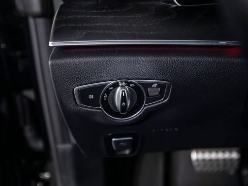 Used 2022 Mercedes-Benz E 450 Cabriolet image 36