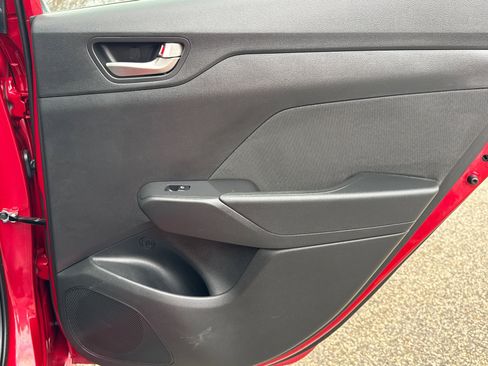 Used 2022 Hyundai Accent SEL image 16