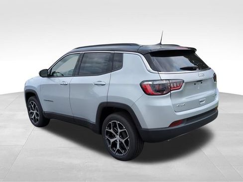 Used 2024 Jeep Compass Limited AWD/4WD image 3