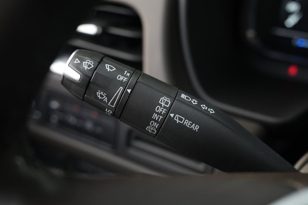 Used 2024 GMC Yukon SLT RWD image 53