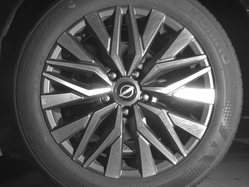 Used 2025 Nissan Altima 2.5 SV FWD image 14