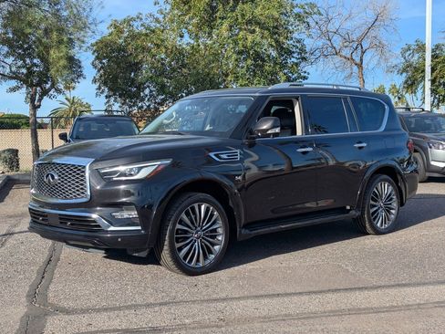Used 2018 INFINITI QX80 2WD w/ Driver Assistance Package image 2