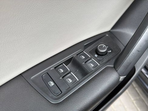 Certified 2020 Volkswagen Tiguan SE R-Line AWD/4WD image 13
