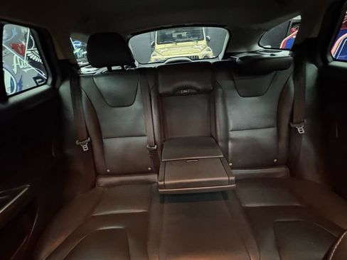 Used 2018 Volvo V60 T5 Cross Country w/ Convenience Package image 31