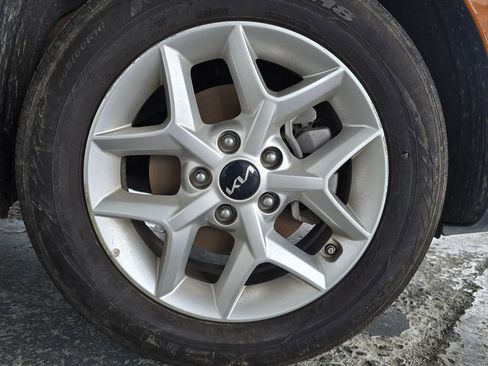 Used 2025 Kia Soul LX FWD image 44