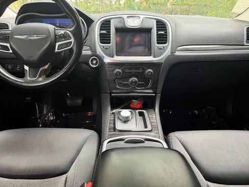Used 2021 Chrysler 300 Touring w/ Sport Appearance Package RWD image 13