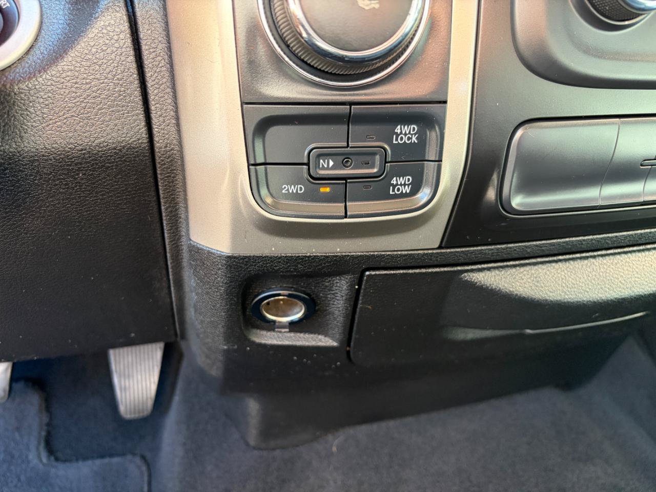 Used 2019 RAM 1500 Classic SLT AWD/4WD image 17