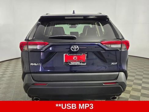 Used 2022 Toyota RAV4 XLE Premium FWD image 7