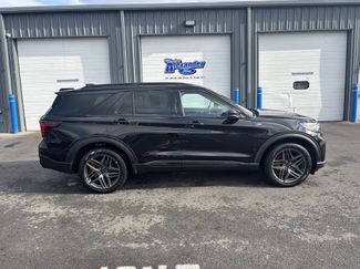 Used 2025 Ford Explorer ST-Line w/ ST-Line Street Pack video 2