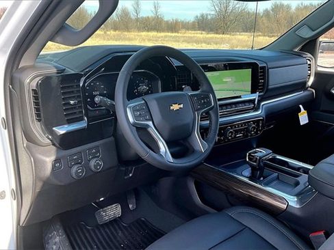 New 2026 Chevrolet Silverado 1500 LT w/ Leather Package image 6