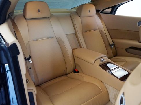 Used 2019 Rolls-Royce Wraith RWD image 22