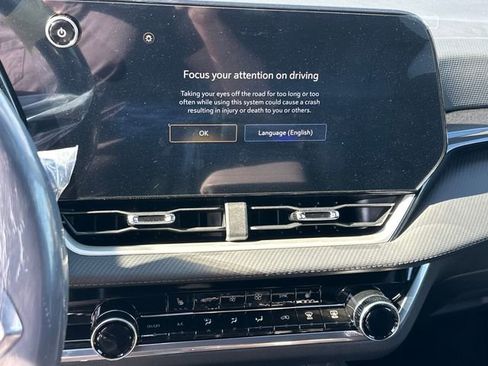 New 2026 Chevrolet Equinox LT w/ Convenience Package II image 19