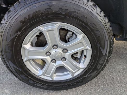Used 2019 Jeep Wrangler Unlimited Sport S image 9