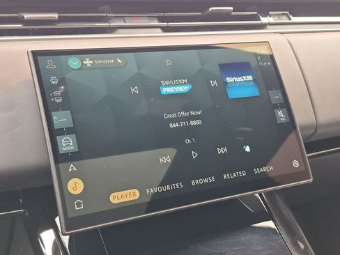 Used 2025 Land Rover Range Rover Sport SE AWD/4WD image 21