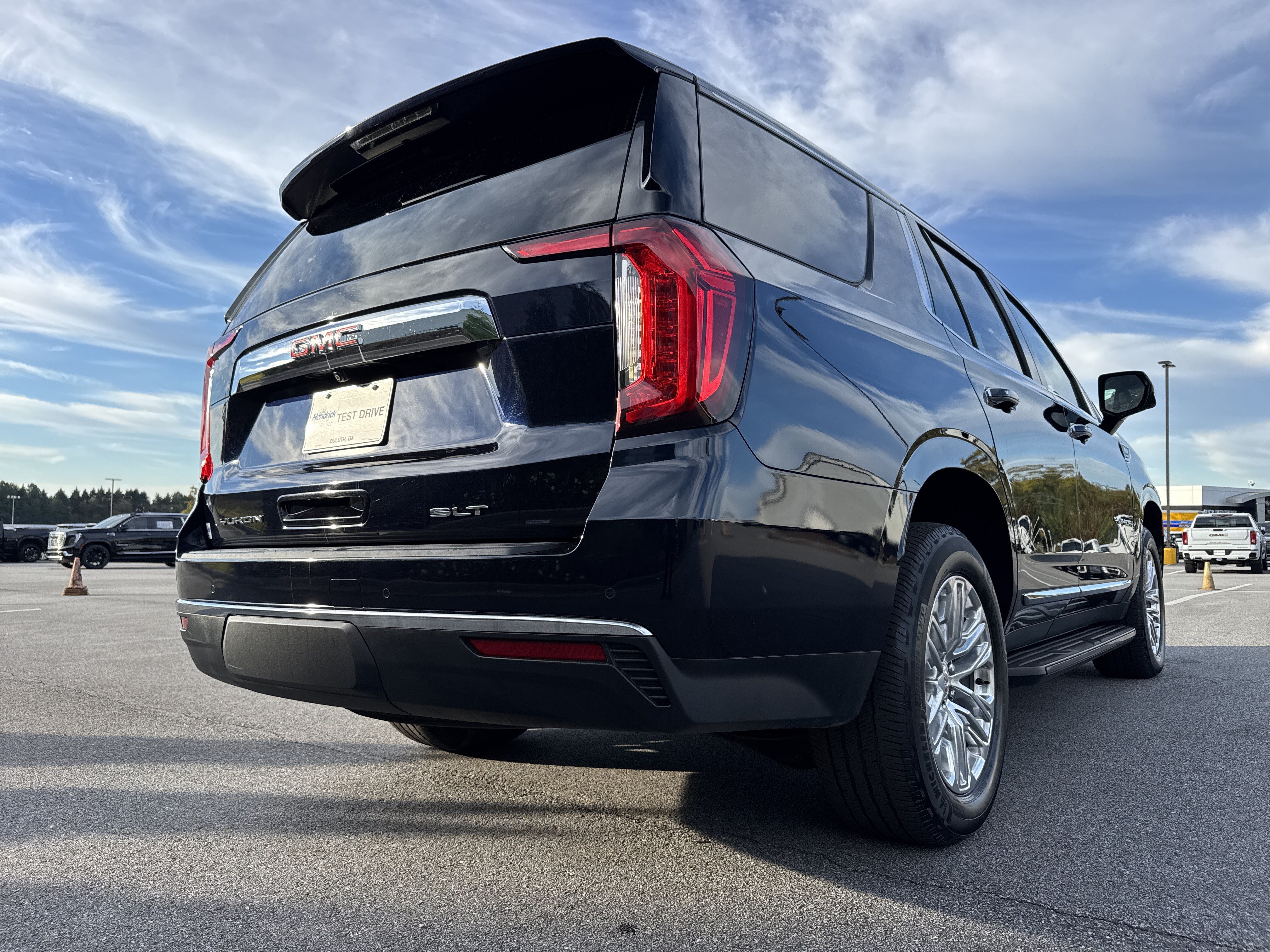 Used 2022 GMC Yukon SLT w/ SLT Premium Package AWD/4WD image 10