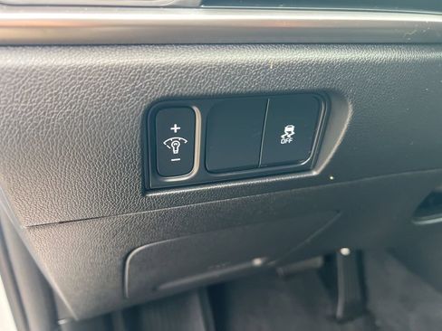 Used 2024 Kia Sorento S AWD/4WD image 49