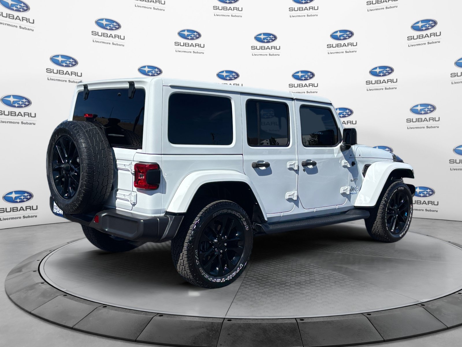 Used 2022 Jeep Wrangler Unlimited Sahara AWD/4WD image 6