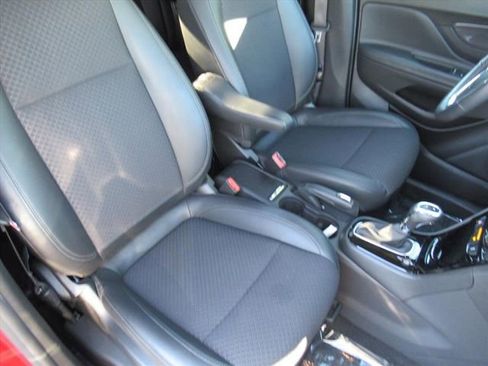 Used 2022 Buick Encore Preferred w/ Safety Package FWD image 8