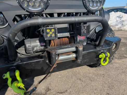 Used 2018 Jeep Wrangler Sport AWD/4WD image 12