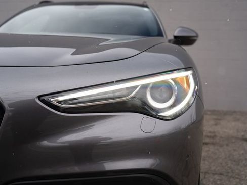 Used 2023 Alfa Romeo Stelvio Ti AWD/4WD image 11