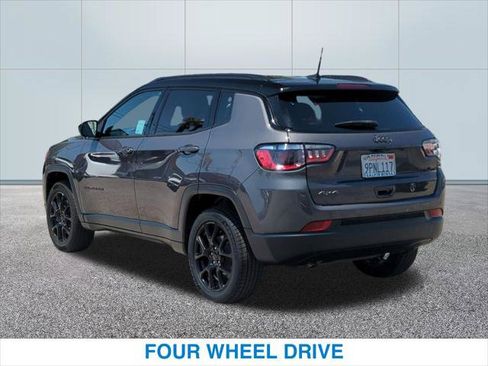Used 2024 Jeep Compass Latitude w/ Altitude Special Edition AWD/4WD image 9