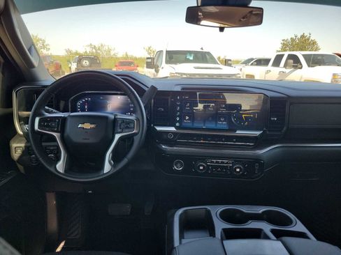 Used 2023 Chevrolet Silverado 1500 LT AWD/4WD image 14