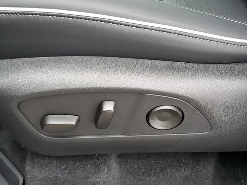 New 2026 Buick Enclave Sport Touring w/ Power Package image 27