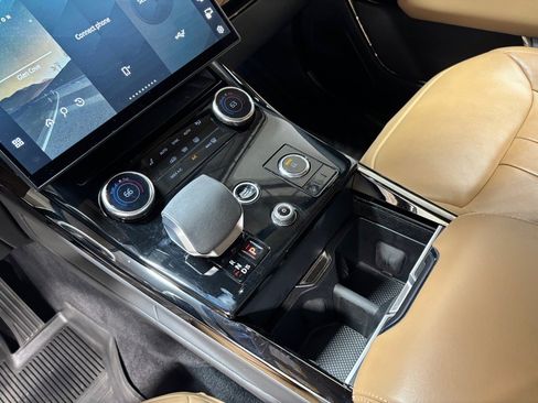 Used 2023 Land Rover Range Rover Sport SE image 13