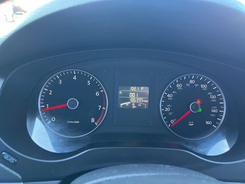Used 2013 Volkswagen Jetta SE FWD image 45
