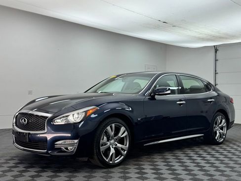 Used 2017 INFINITI Q70 L 3.7 image 2