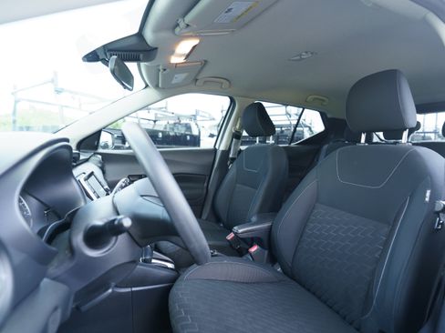 Used 2021 Nissan Kicks S FWD image 8