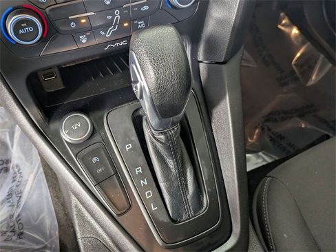 Used 2017 Ford Focus SE image 16