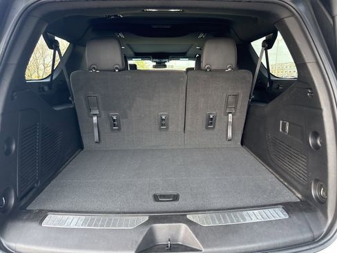 Used 2023 Chevrolet Suburban Z71 image 13