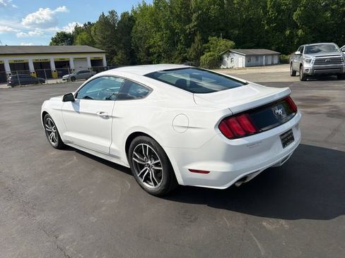 Used 2017 Ford Mustang Coupe RWD image 8