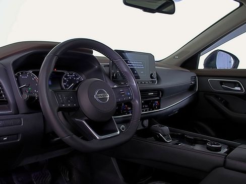 Used 2021 Nissan Rogue SL w/ Premium Package image 22