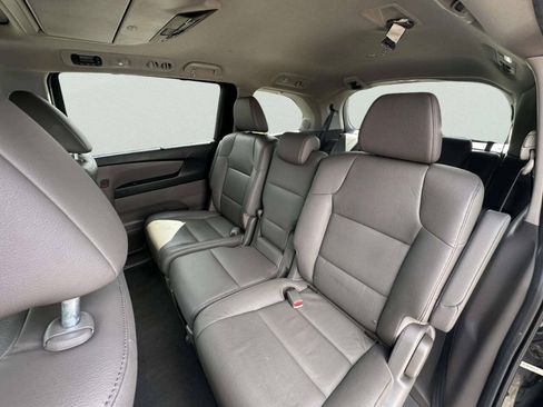 Used 2015 Honda Odyssey Touring Elite image 17