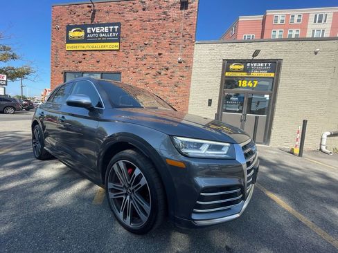 Used 2018 Audi SQ5 Premium Plus w/ S Sport Package image 3