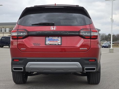New 2025 Honda Pilot Touring image 21
