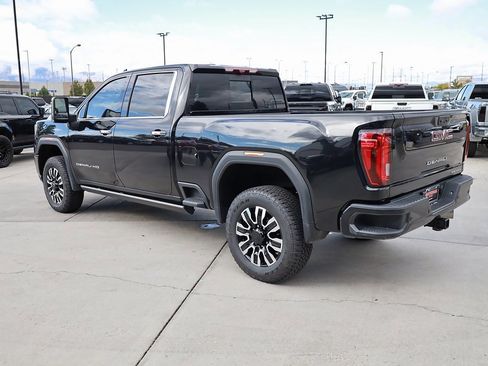 Used 2021 GMC Sierra 3500 Denali w/ Denali Black Diamond Edition image 4