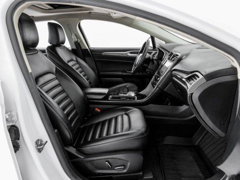 Used 2020 Ford Fusion SEL FWD image 33